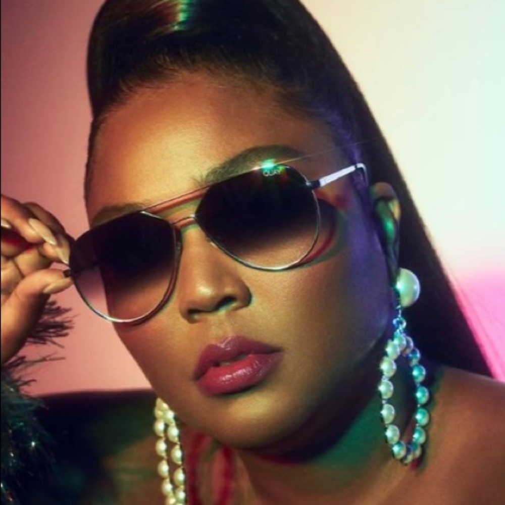 Quay x Lizzo Hold Please Gold Fade